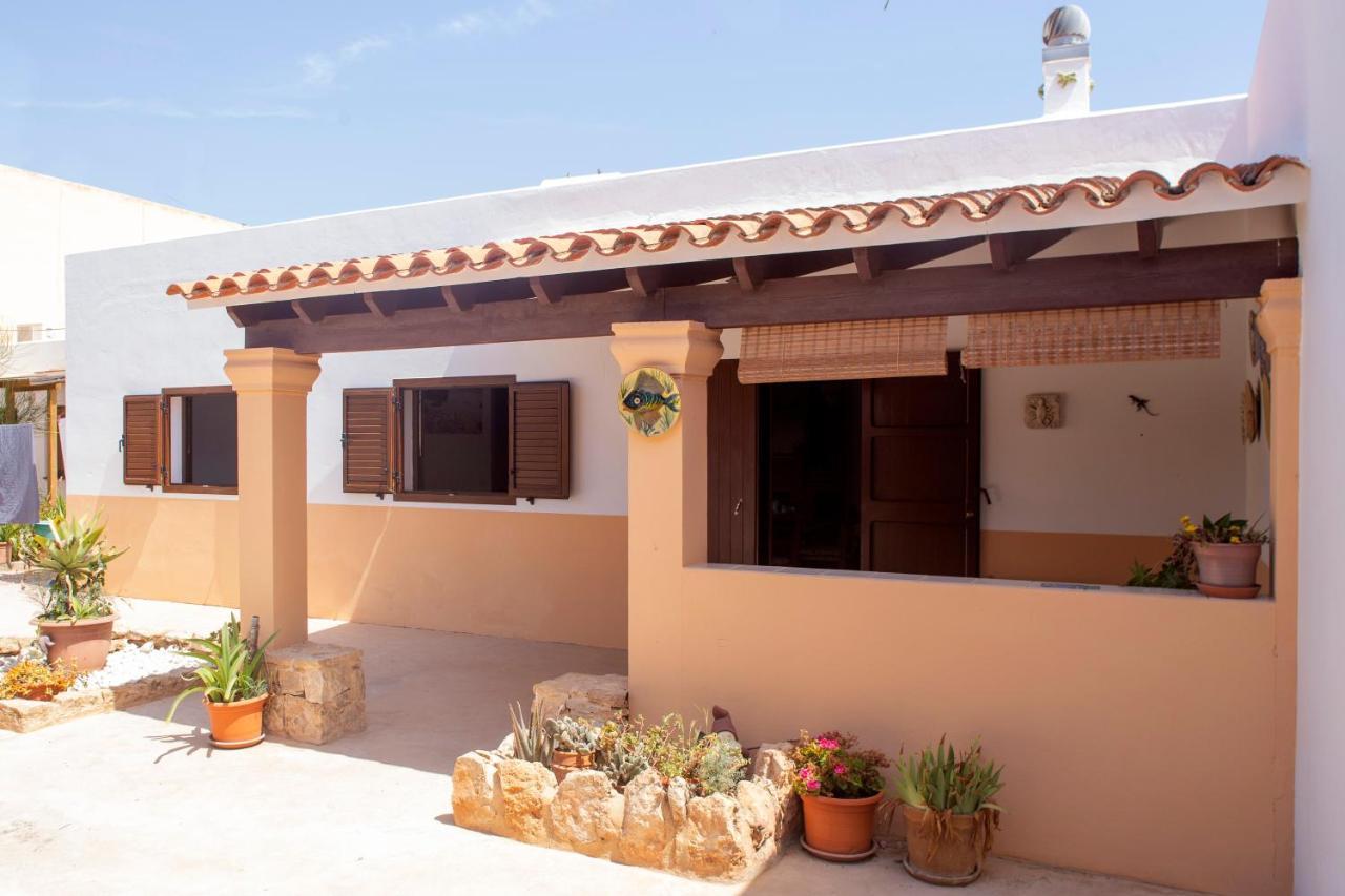 Can Moya Sant Ferran de Ses Roques Bagian luar foto